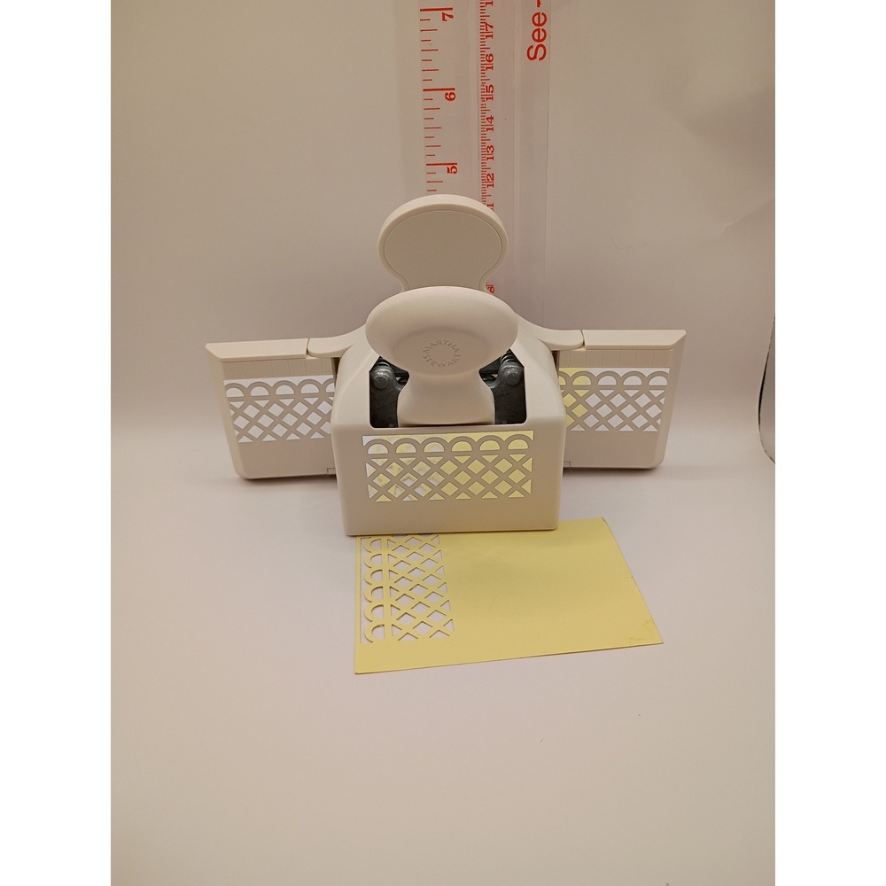 Martha Stewart Crafts Eyelet Lace Lattice Edge Punch Scrapbooking Tool